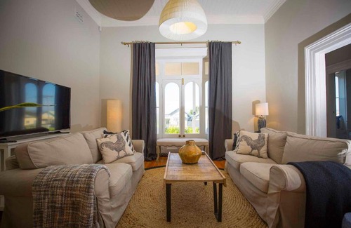 Cessnock House | Camellia Cottage