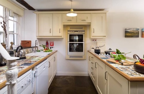 Crook Cottage | CAMELLIA COTTAGE, pet friendly, with open fire in Crook