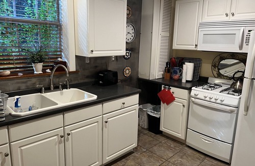Gulf Hills Cottage | Camellia Cottage 'Your Private Retreat on the Gulf Coast'
