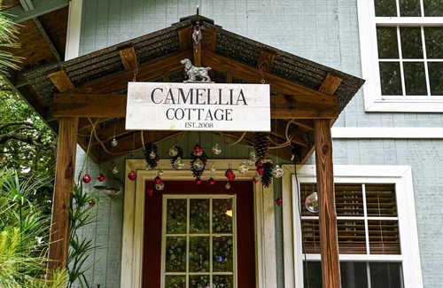 Gulf Hills Cottage | Camellia Cottage 'Your Private Retreat on the Gulf Coast'