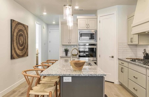 St. George House | Camelot: Desert Color Lagoon + Beaches