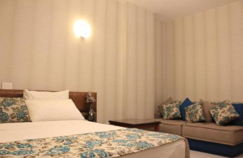 Haret Sakher Hotel | Camelot Hotel