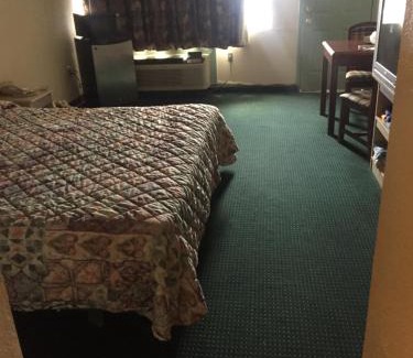 Amarillo Hotel | Camelot Inn