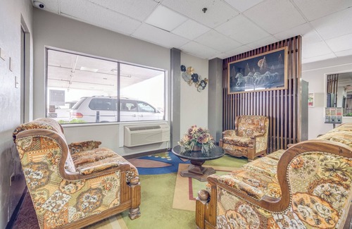 Amarillo Hotel | Camelot INN