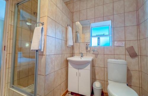 Fouriesburg Apartment | Camelroc Guest Farm