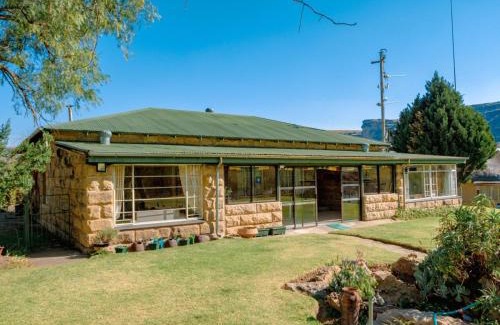 Fouriesburg Apartment | Camelroc Guest Farm