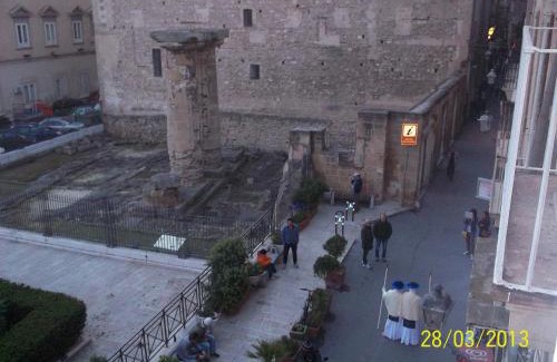 Isola del Borgo Antico Hostel | CAMERE SIMILI A OSTELLO solo per uomini - HOSTEL-LIKE ROOMS only for man