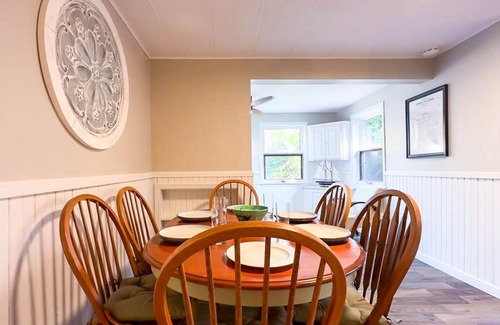 Bayfield Cottage | Cameron's Peaceful Pines, King Bed!