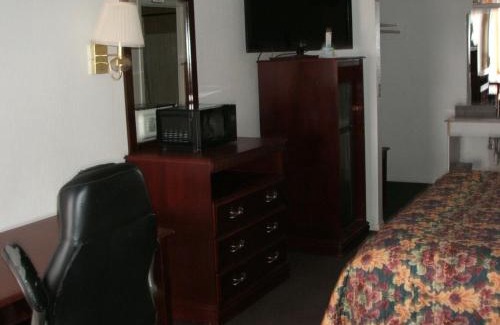 Big Spring Hotel | Camlot Inn Motel