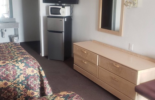 Big Spring Hotel | camlot inn motel