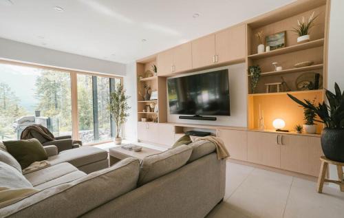 Revelstoke Ski Chalet | Camozzi Chalet by Revelstoke Vacations