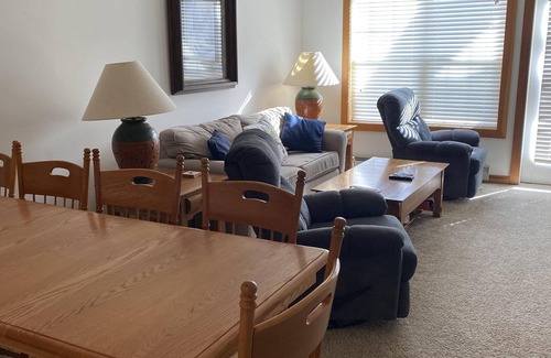 Snowshoe House | Camp 4 #7: 2 Bedrooms, 2.5 Baths: Slope Side, Gas Fireplace.