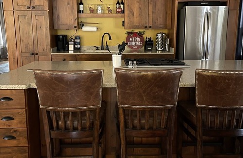 Flat Top House | Camp Creek Mountain Cabin | Rafting, Fall Views