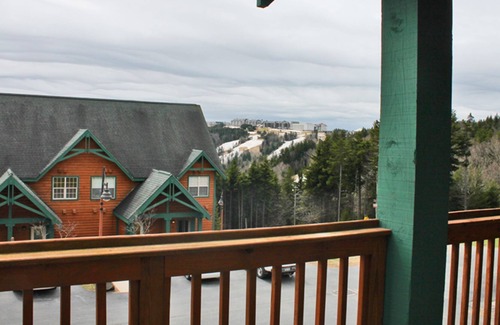 Dunmore Condo | Camp Four Condominiums by Casago