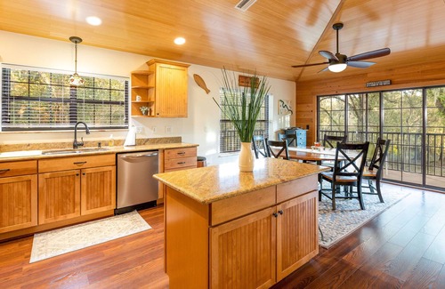 Branford House | Camp Manatee – Santa Fe River Getaway with Dock