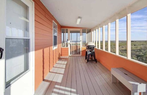 Theriot House | Camp on Bayou Dularge-Sleeps 10-12