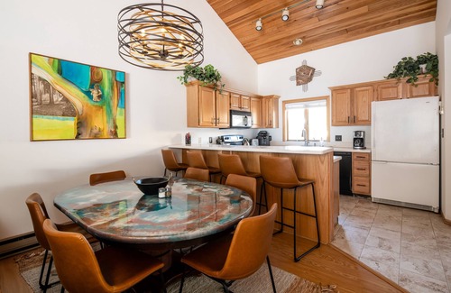 Big Horn Condo | Camp Tu’Wani Ski-in/Ski-out Condo Retreat Big Sky
