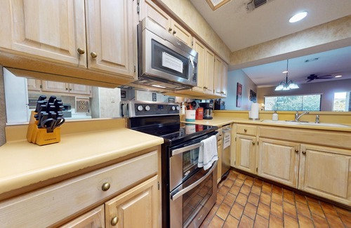 New Braunfels Condo | Camp Warnecke - C202 along the Comal River : Free Tubes with Rental!