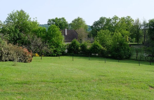 Carsac-Aillac House | Campagne et confort avec piscine chauffée