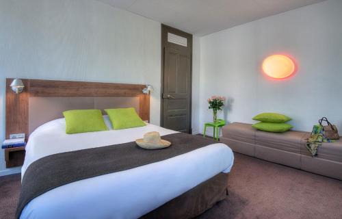 Annecy Old Town Hotel | Campanile Annecy Centre - Gare