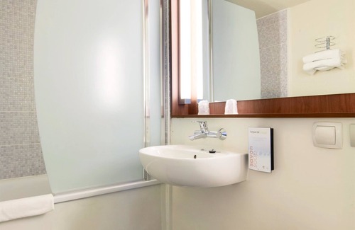 Marsannay-la-Cote Hotel | Campanile Dijon Marsannay