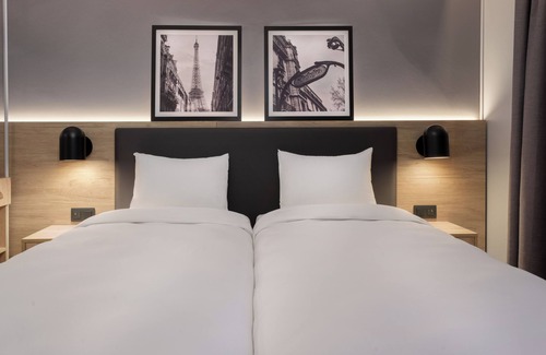 La Demi - Lune Hotel | Campanile Lyon Ouest Tassin