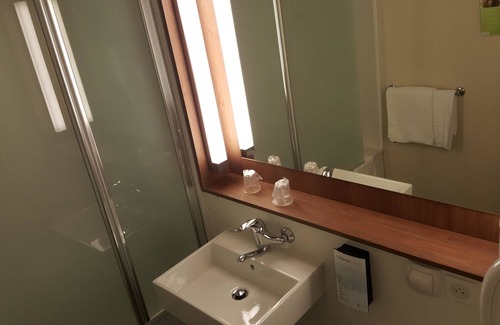 Saint-Victor Hotel | Campanile Montluçon - St Victor