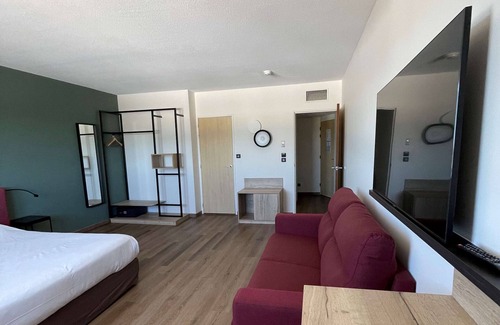 Tournezy Hotel | Campanile Montpellier Ouest