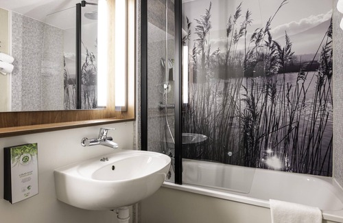 Aix-les-Bains Hotel | Campanile NATURE - Aix Les Bains