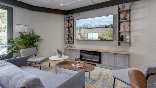 Saint-Martin Hotel | Campanile NATURE - Cergy Pontoise