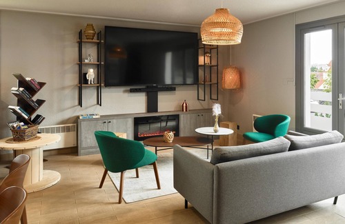 Chelles Hotel | Campanile NATURE - Marne La Vallée Chelles - Villepinte