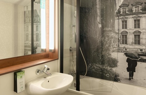 Meaux Hotel | Campanile NATURE - Meaux