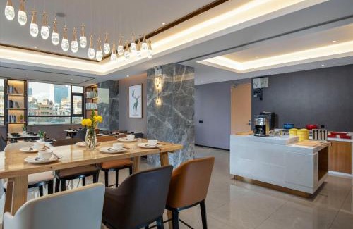 Longhua District Hotel | Campanile Shenzhen Guanlan Golf