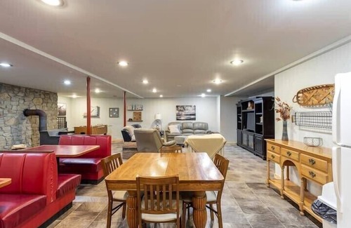 Lancaster House | Campbell Cabin: A Perfect Retreat