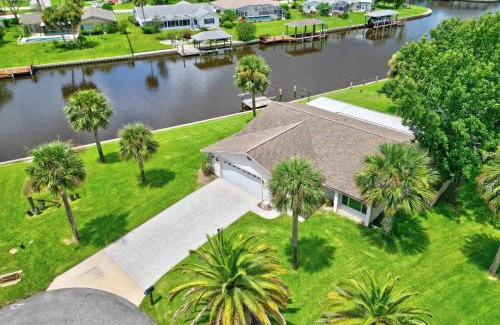Palm Harbor House | Campbell Ct Anchors Landing Waterfront Home Palm Coast Canal View