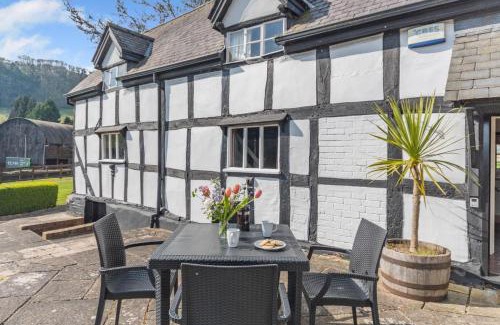 Shelsley Walsh House | Campbell