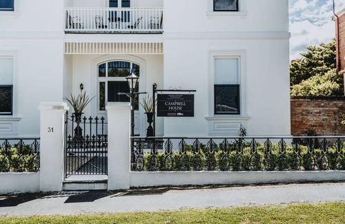 Castlemaine House | Campbell House 1882 - Group Holiday Destination, Campbell House 1882 - Group Holiday Destination