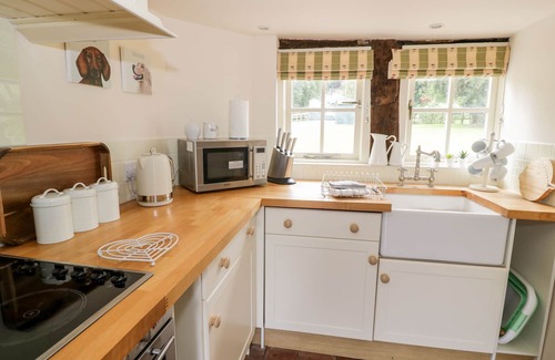 Shelsley Walsh Cottage | CAMPBELL, pet friendly, character holiday cottage in Martley