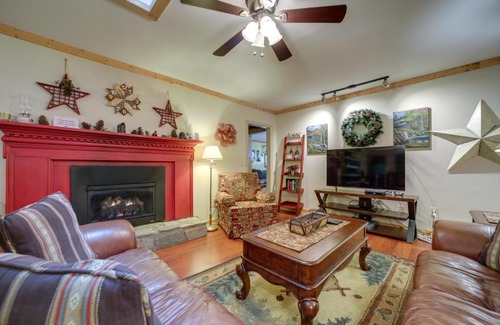 Maggie Valley House | Campbell Retreat in Maggie Valley with Deck!