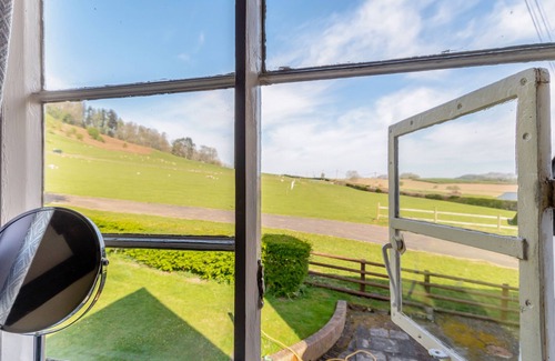 Shelsley Walsh House | Campbell - Two Bedroom House, Sleeps 4