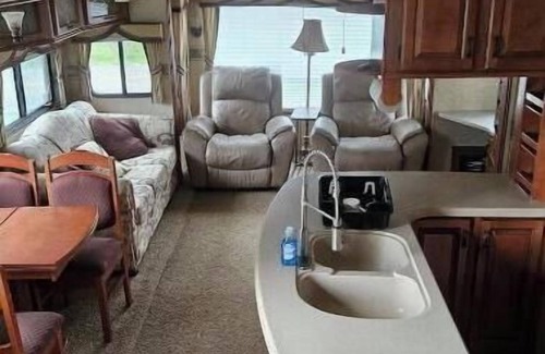 Dunnegan House | Camper 1 Jayco @ Heavens Ridge