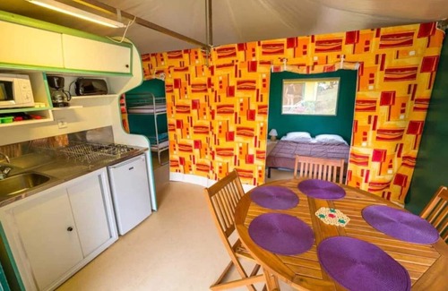 St-Sulpice-de-Mareuil House | Camping 3 étoiles - Parc aquatique - ccbbai0