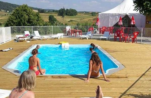 Langogne House | Camping 3 étoiles - Piscine - ccbadee