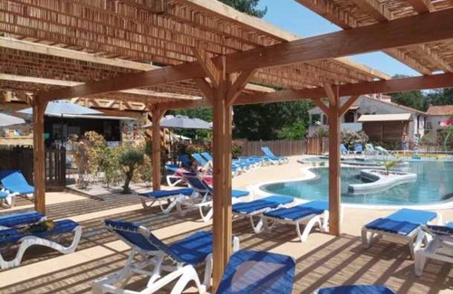 Roquebrune-sur-Argens House | Camping 3 étoiles - Piscine - eeebca