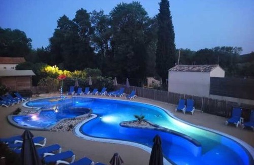 Roquebrune-sur-Argens House | Camping 3 étoiles - Piscine - eeebca