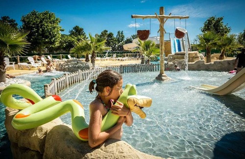 Sainte-Marie-la-Mer House | Camping 4 étoiles - Parc aquatique - eeifae