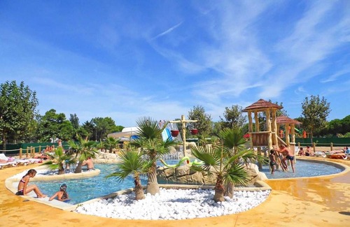 Sainte-Marie-la-Mer House | Camping 4 étoiles - Parc aquatique - eeifae
