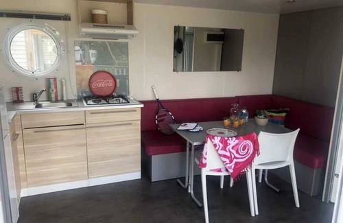 La Faute-sur-Mer House | Camping 4 étoiles - Piscine - eeebh0