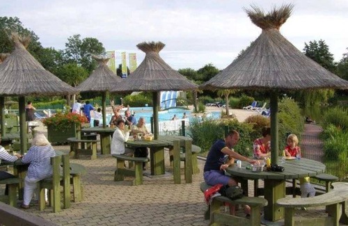 La Haye House | Camping 4 étoiles - Piscine - ccafgeb