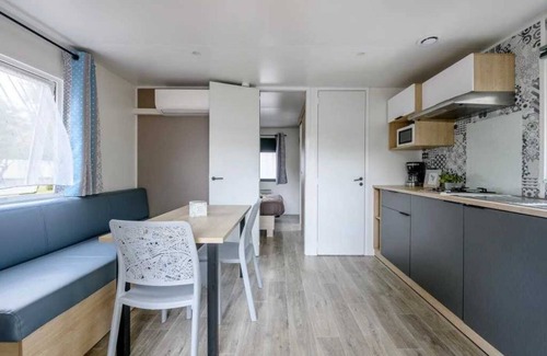 Parentis-en-Born House | Camping 4 étoiles - Piscine - eebifa